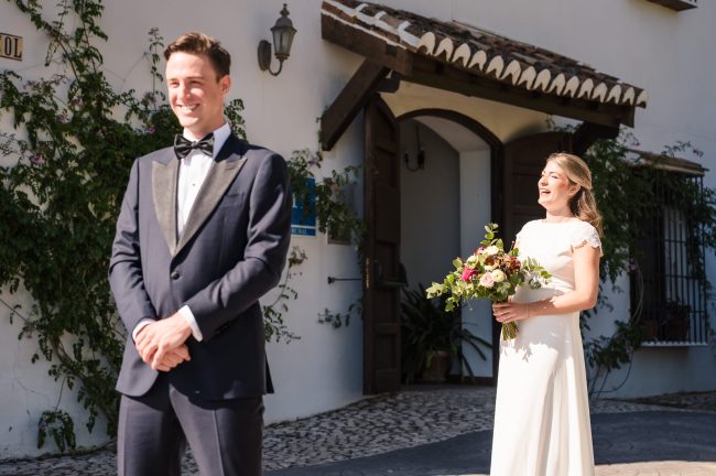 why-you-should-do-a-first-look-at-your-wedding-1 why-you-should-do-a-first-look-at-your-wedding-1