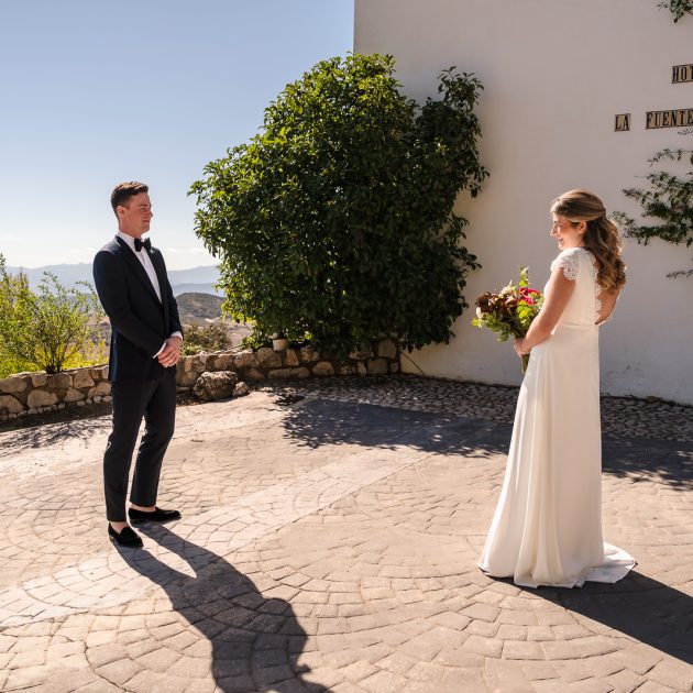 why-you-should-do-a-first-look-at-your-wedding-3 why-you-should-do-a-first-look-at-your-wedding-3